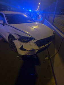 A Rápida Resposta da Polícia de Dubai Salva Motorista Após Falha no Controle de Cruzeiro