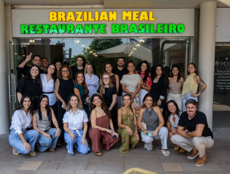 Café da manhã reúne influenciadores brasileiros em Dubai e celebra a força da nossa comunidade nos Emirados
